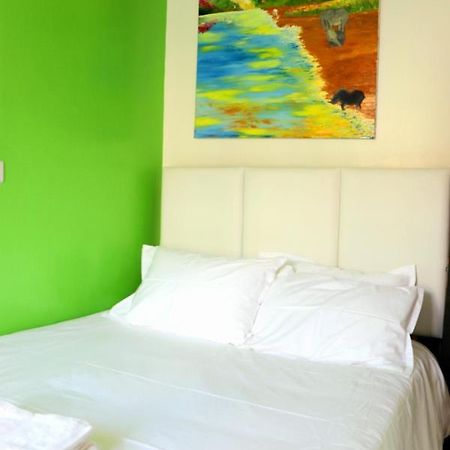 Little Green Room Homestay Near Jkia Airport & Sgr Railway Station Ναϊρόμπι Εξωτερικό φωτογραφία